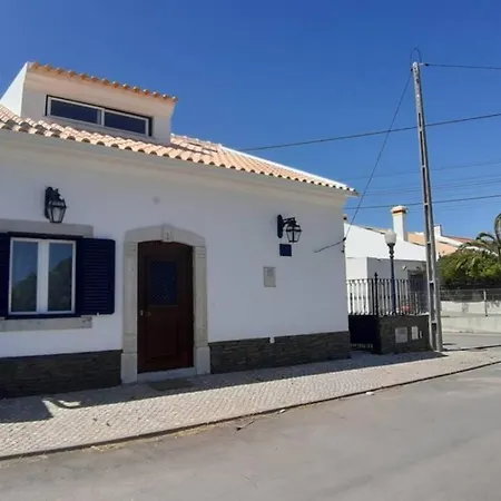 A Casa Da Foz Moradia Com Vista Mar Sesimbra